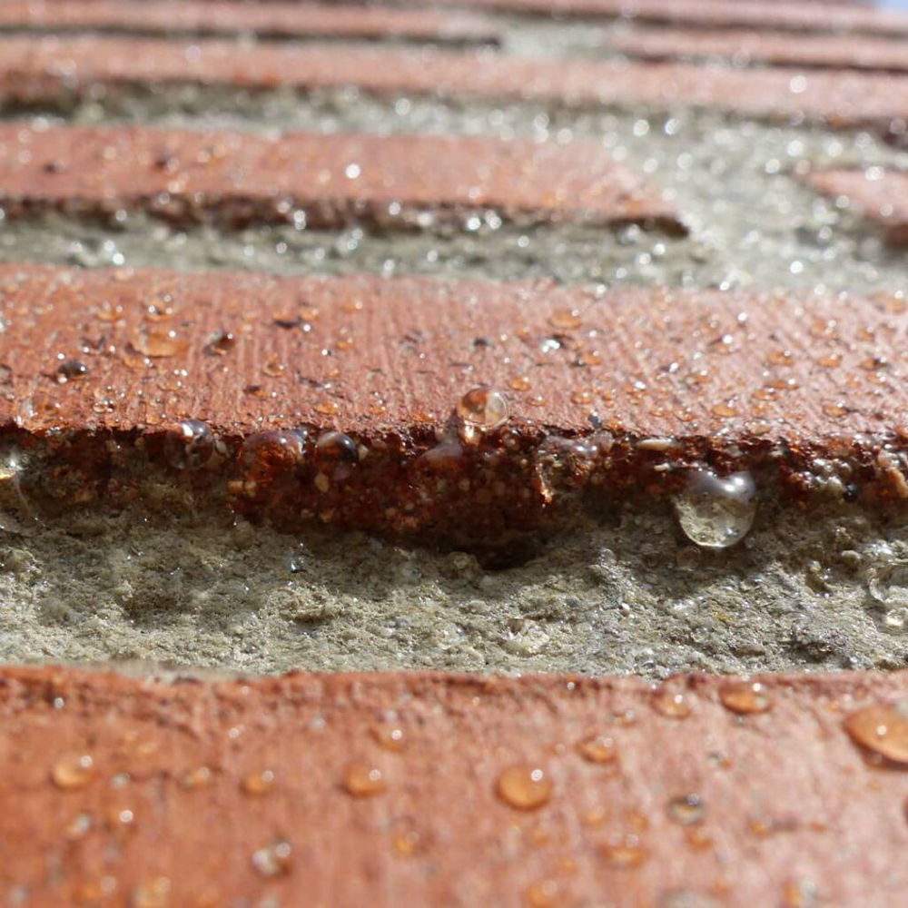 Penetrating damp treatment on brickwork